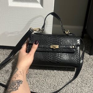 Elegant Black Textured Handbag